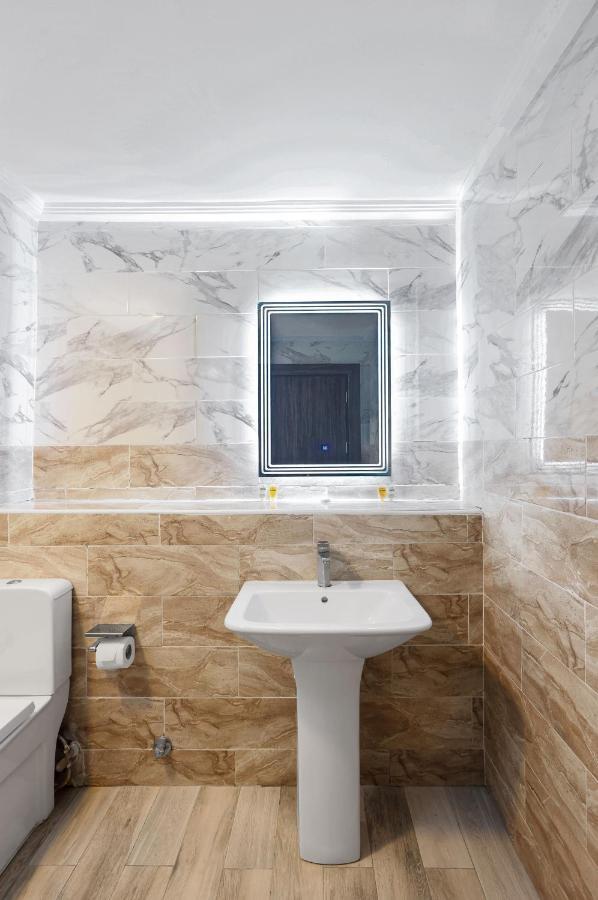 Aveon Hotel Абуджа Экстерьер фото