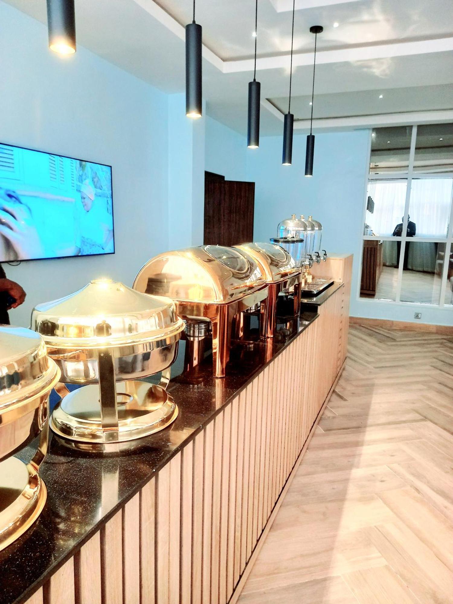 Aveon Hotel Абуджа Экстерьер фото
